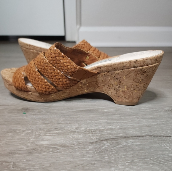 Dana Buchman cork wedge sandal size 9 - Picture 3 of 4